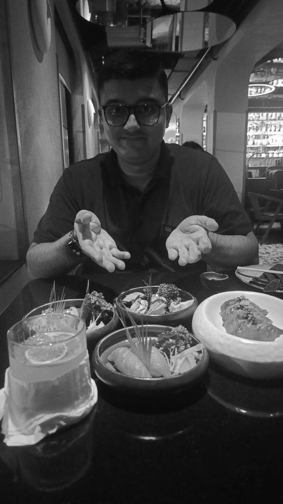 Black and White Ramen and Dining